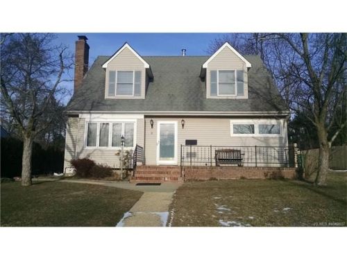9 Kremer Ave, Tinton Falls, NJ 07724-1728