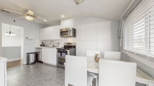 947 Montauk Ave, Islip Terrace NY  11752-1206 exterior