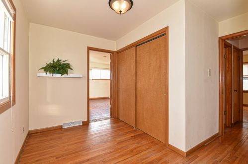 7119 Beloit Rd, Milwaukee WI 53219-1963 exterior