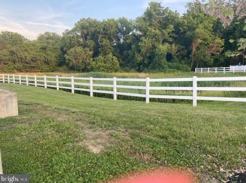 800 Raspberry Cir, West Deptford NJ  08096-5177 exterior