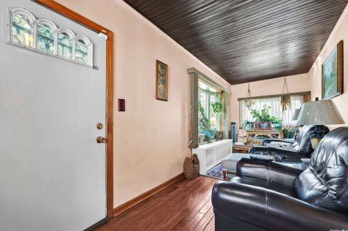 118-39 190th St, Jamaica, NY 11412-1039