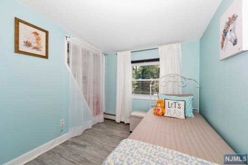 12 River Rd, Oakland NJ  07436-1929 exterior
