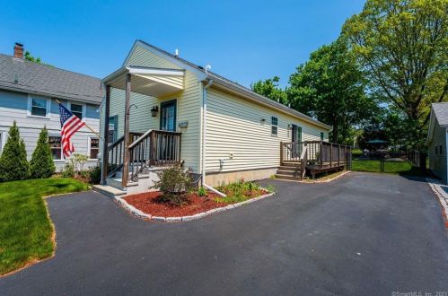 54 Chicago Ave, Groton, CT 06340-4907