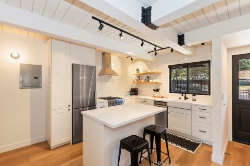 1125 Big Bear Blvd, Big Bear City CA  92314-9277 exterior