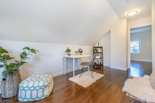 1058 Mayfair Dr, Rahway NJ  07065-1909 exterior