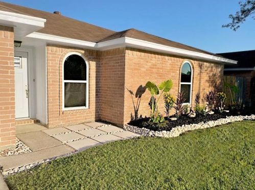 3703 Roseberry Dr, Morgans Point, TX 77571-4136