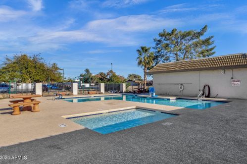 4636 Michelle Dr, Glendale AZ  85308-1519 exterior