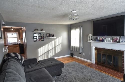 25 Circle Dr, West Springfield MA  01089-1724 exterior