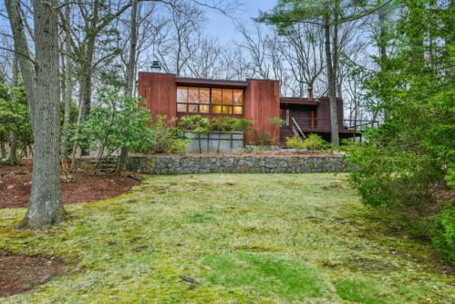 60 Stornowaye St, Chappaqua, NY 10514-2323