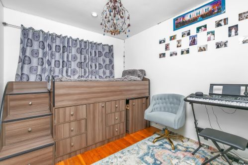 12 Prospect Dr, Huntington Station NY 11746-2920 exterior