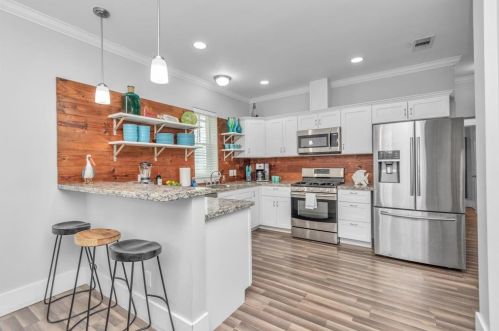 2223 33 St, Galveston TX 77550-7505 exterior