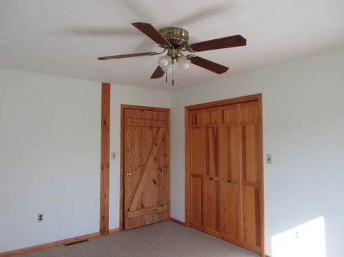 852 Youngstown Ridge Rd, Latrobe PA  15650-3708 exterior