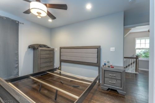 398 Drake Ave, Roselle NJ  07203-1414 exterior