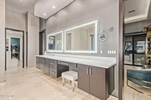 9710 Palisades Blvd, Scottsdale AZ 85268-2755 exterior