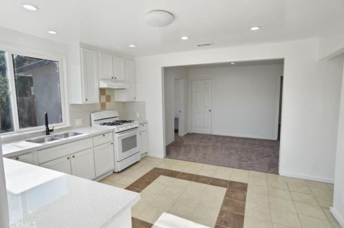 30009 Hunstock St, Santa Clarita CA  91384-2456 exterior