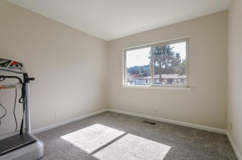 121 Marks Dr, Hollister CA  95023-6319 exterior