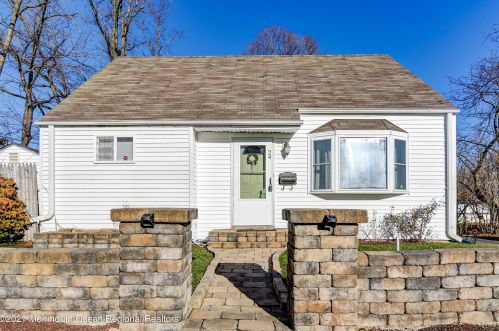 24 Race Track Rd, East Brunswick, NJ 08816-3806
