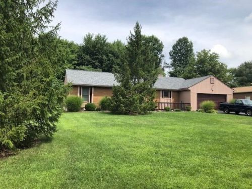1428 Whitaker Ln, Amelia, OH 45102-1036
