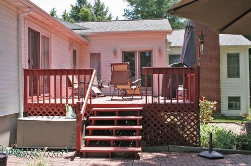 121 Jerry Daniels Rd, East Hampton CT  06447-1230 exterior