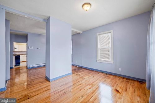 36 Chapel Ave, Camden, NJ 08109-5143