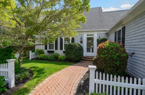 51 Regatta Dr, Mashpee, MA 02649-2544