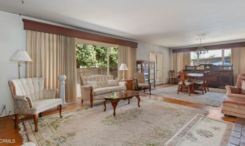 2500 Trinity Pl, Oxnard CA  93033-4814 exterior