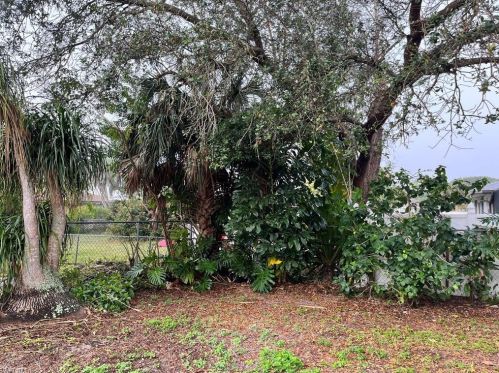 3477 Balboa Cir, Naples FL 34105-2701 exterior