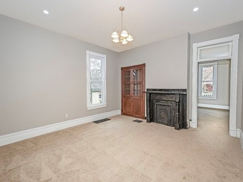 418 Delaware Ave, Oakmont PA  15139-1642 exterior