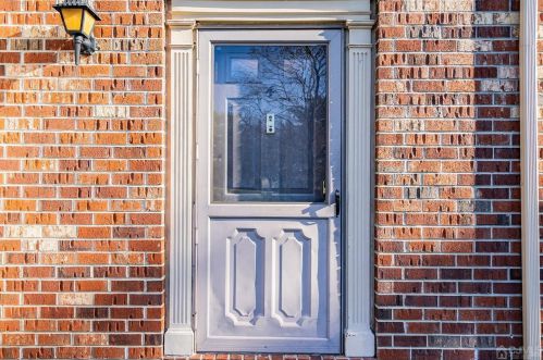 4 Canterbury Ct, Piscataway, NJ 08854-6204