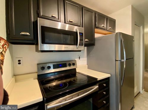 224 Stone Hurst Ct, New Castle DE  19720-3947 exterior