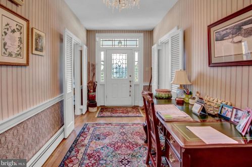 6411 Devonshire Hts Rd, Harrisburg PA 17111-4818 exterior