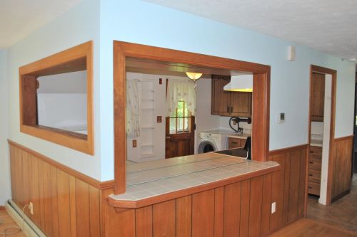131 Concord St, Nashua, NH 03064-1721