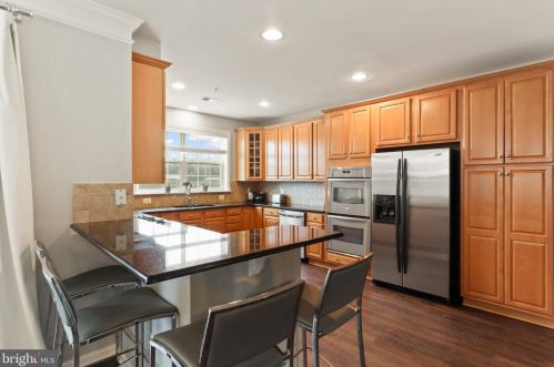 43589 Mcdowell Sq, Leesburg VA  20176-6528 exterior