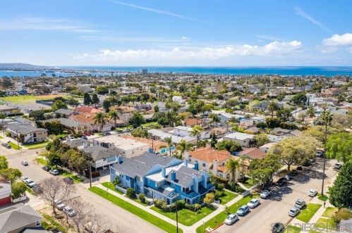 1473 Chalcedony St, San Diego CA 92109-2107 exterior