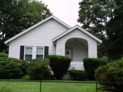 69 Charlemont St, Newton, MA 02461-1909