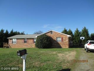 1821 Meadow Dr, Fredericksburg VA  22405-2723 exterior