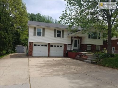 3921 Shrine Park Rd, Leavenworth, KS 66048-4824