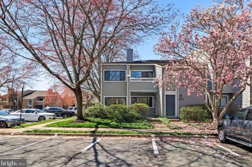1958 Villaridge Dr, Herndon, VA 20191-4828