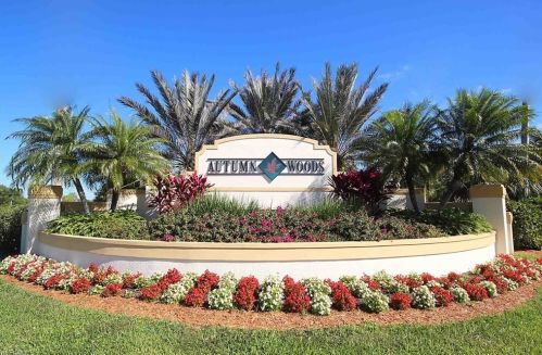 6545 Chestnut Cir, Naples, FL 34109-7811