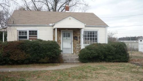 215 Washington Ave, Greenville, SC 29611-5665