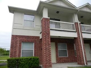 1614 Lake Dr, Missouri City TX  77459-2796 exterior