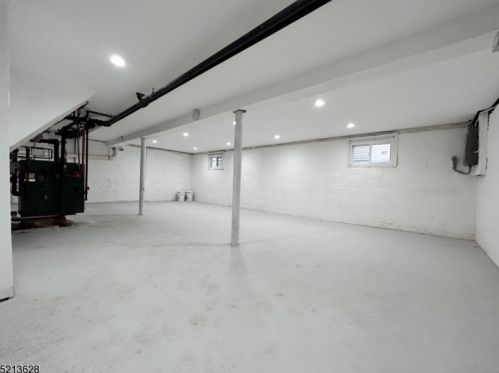 423 Drake Ave, Roselle NJ  07203-1425 exterior