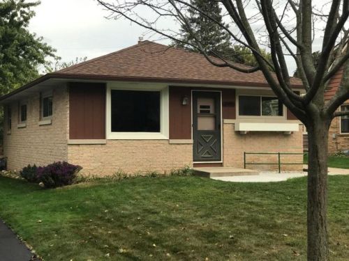 611 Cumberland Dr, Waukesha, WI 53188-2939