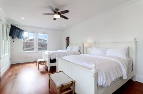 601 Ocean Blvd, Isle Of Palms SC  29451-2134 exterior