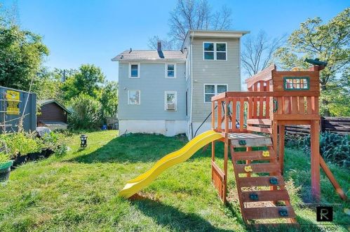 81 Ditmars St, Bronx, NY 10464-1325