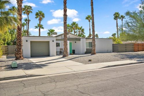 2632 Aurora Dr, Palm Springs CA  92262-2362 exterior
