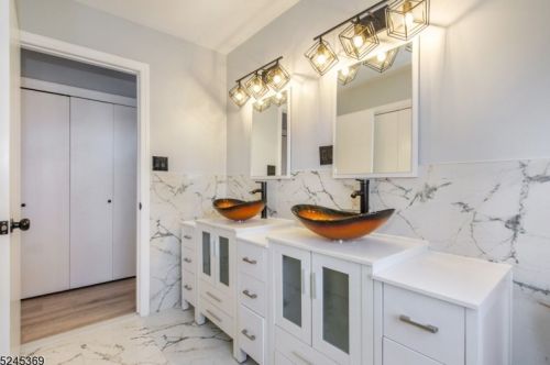 14 Ironwood Way, West Paterson NJ  07424-2019 exterior