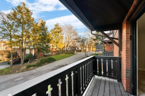 107 Forest Edge Dr, Sewickley PA  15143-8928 exterior