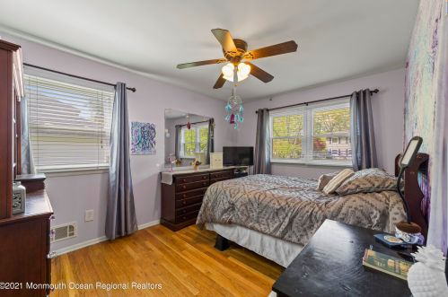 15 Sandburg Dr, Morganville NJ  07751-1428 exterior