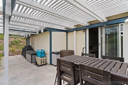 1173 Via Argentina, Vista CA  92081-6342 exterior